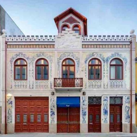 Boutique Rentals-Art & Charm II Apt W/ Terrace Porto Luaran gambar