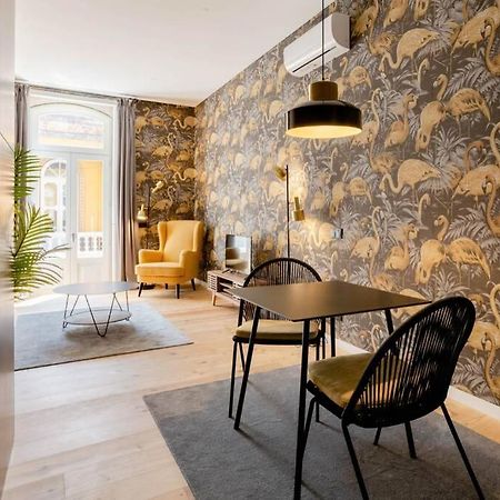 Boutique Rentals-Art & Charm II Apt W/ Terrace Porto Luaran gambar