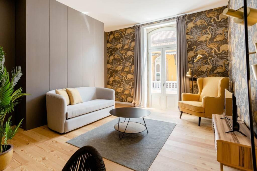 Boutique Rentals-Art & Charm II Apt W/ Terrace Porto Luaran gambar