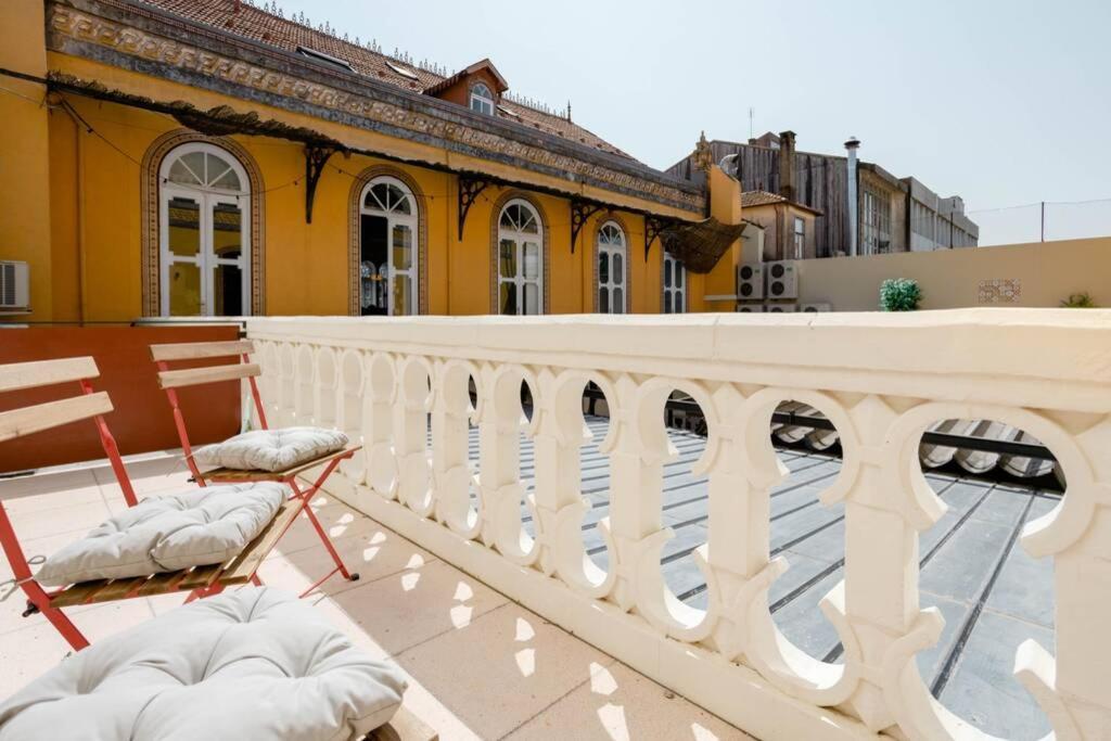 Boutique Rentals-Art & Charm II Apt W/ Terrace Porto Luaran gambar