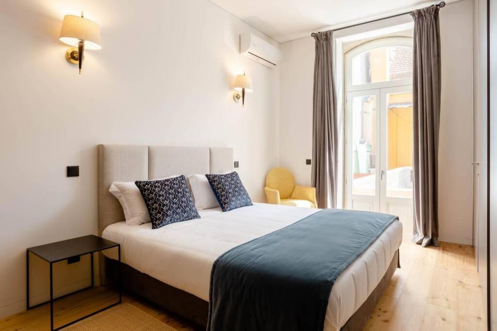 Boutique Rentals-Art & Charm II Apt W/ Terrace Porto Luaran gambar