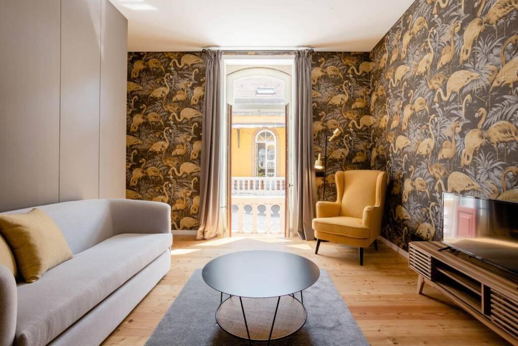 Boutique Rentals-Art & Charm II Apt W/ Terrace Porto Luaran gambar